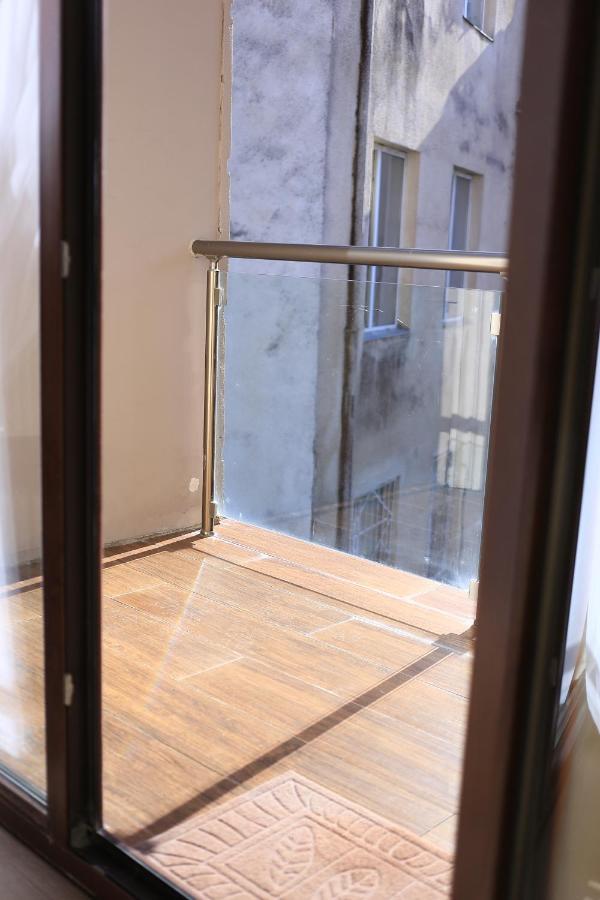 Downtown Apartment Кутаиси Экстерьер фото