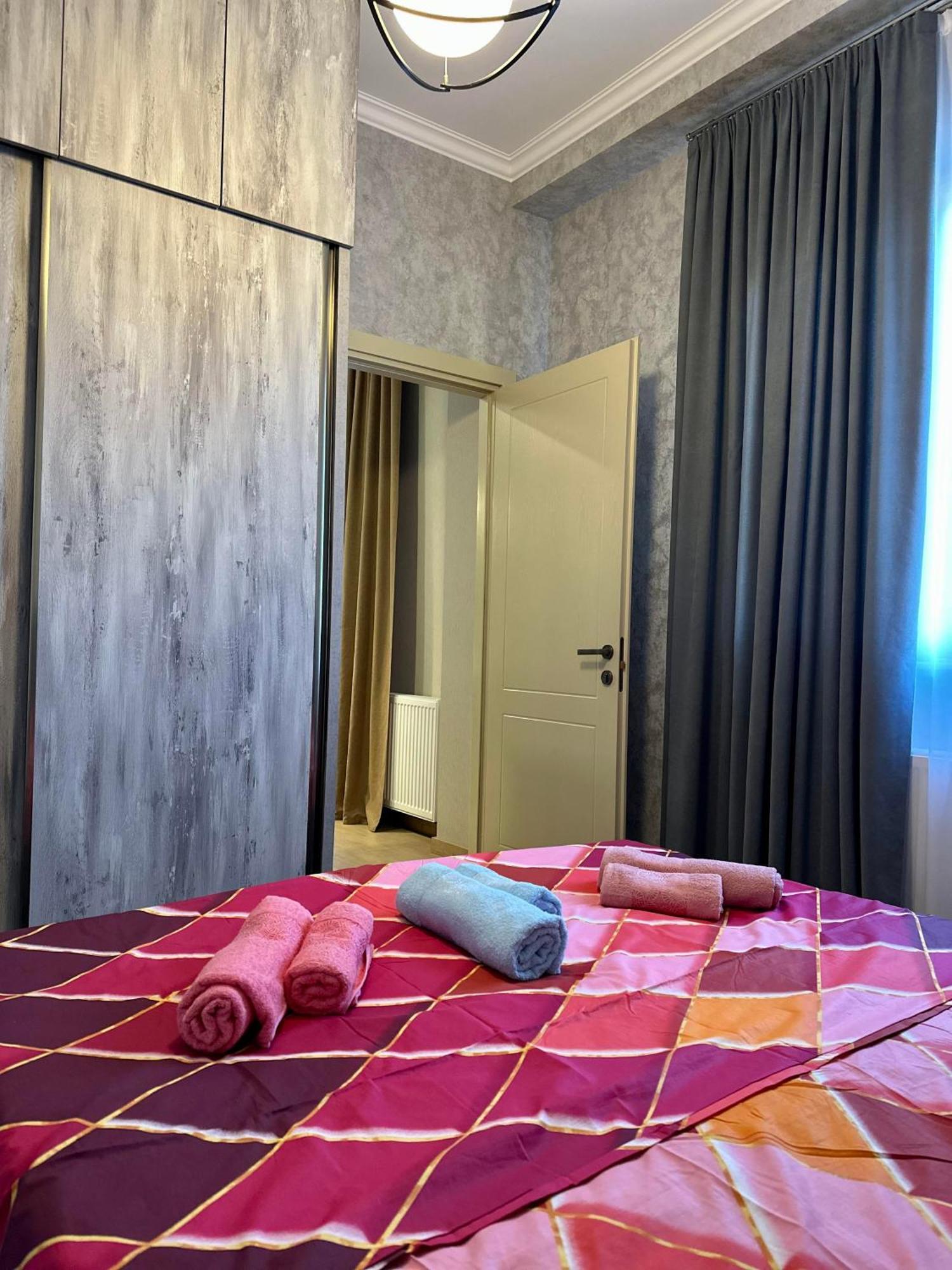 Downtown Apartment Кутаиси Экстерьер фото